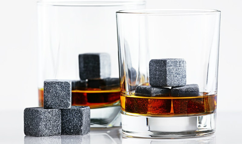 cuburi de piatra racit bautura