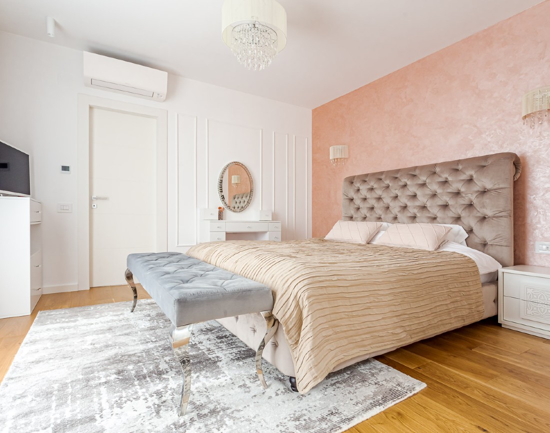 Amenajare dormitor nuante deschise