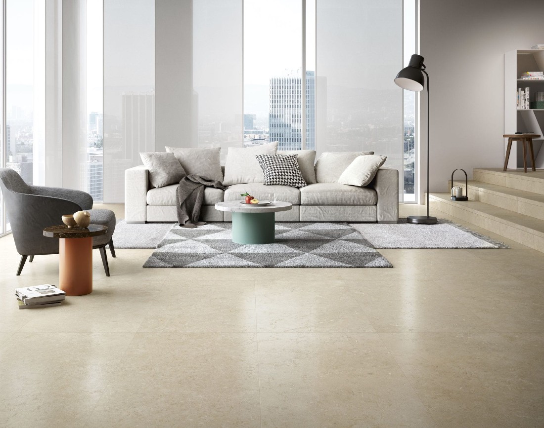 Amenajare de living modern cu piatra naturala bej