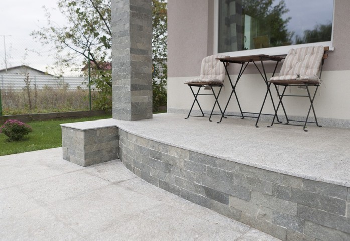 amenajare balcon terasa acoperita neacoperita cu ardezie