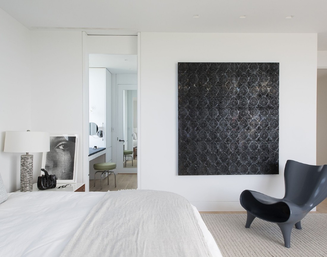 Amenajare de dormitor in stil feng shui alb