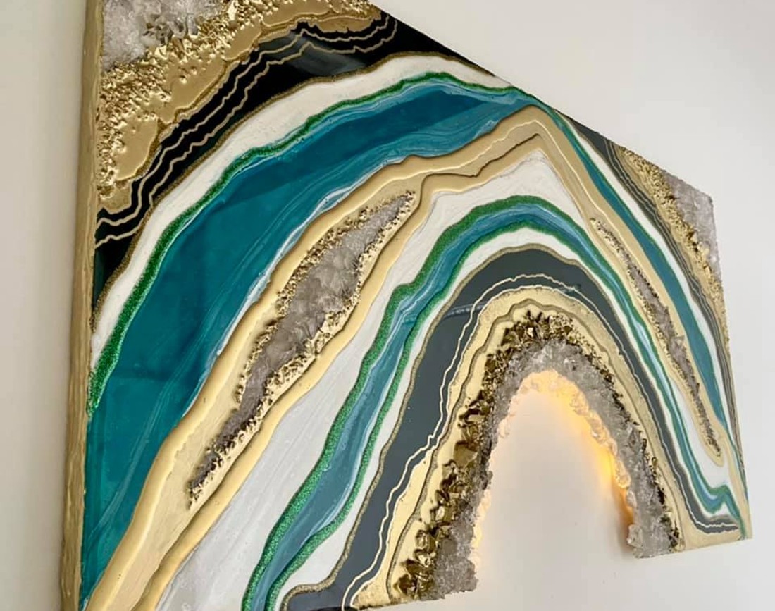 Tablou decorativ din rasina epoxidica si cristale