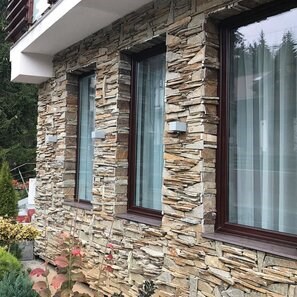 Ardezie Homa 3D Strips | Piatra Decorativa pt. Placari Verticale, Exterior-Interior (10-12 mp/palet)