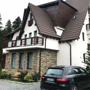 Ardezie Homa 3D Strips | Piatra Decorativa pt. Placari Verticale, Exterior-Interior (10-12 mp/palet)