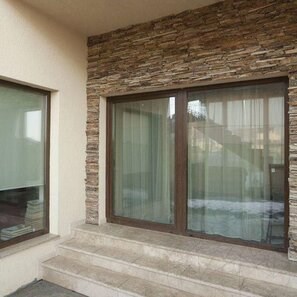 Ardezie Rhodos 3D Strips | Piatra Decorativa pt. Placari Verticale, Exterior-Interior (10-12 mp/palet)