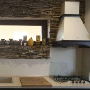 Ardezie Rhodos 3D Strips | Piatra Decorativa pt. Placari Verticale, Exterior-Interior (10-12 mp/palet)