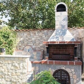 Gratar Gradina Traditional Mediu (Carbune/Lemn, 120x70x210 cm, piatra naturala Rhodos, caramida)