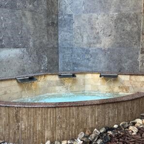 Bagheta M2 Travertin Latte, 2 x 2 x 30.5 cm