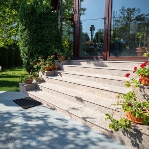 Granit Santa Rossa Fiamat 1.8 cm – Blaturi, Trepte, Glafuri si Piese Personalizate